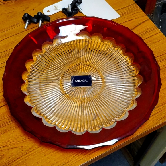 Mikasa Bella Court Ruby Chip and Dip - Picture 13 of 16